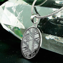 画像をギャラリービューアに読み込む, TENKAPAS ナミビア産 ギベオン隕石 ペンダント ネックレス 18×12mm p9504-m 管理No. 4549283256064